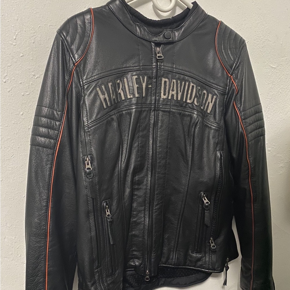 Women’s Harley Davidson riding jacket. With back, shoulders, and forearm padding